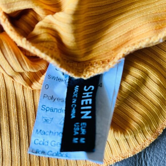 SHEIN TOP - Picture 3 of 6